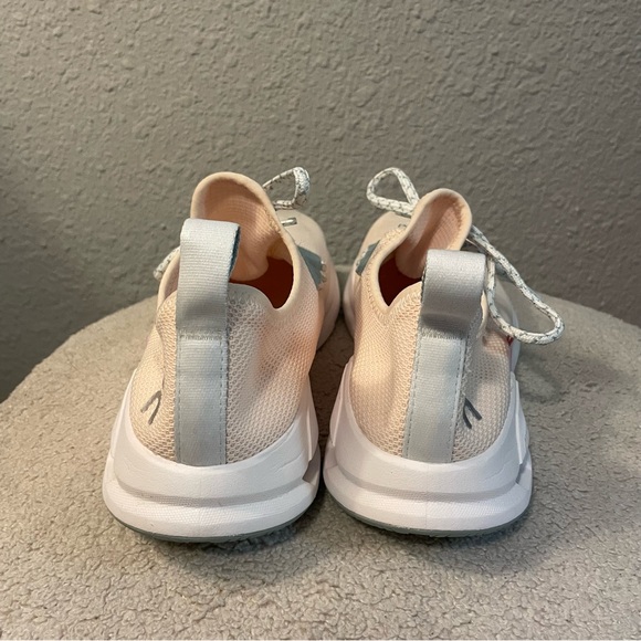 On Running Women's Light Pink/Nude Cloudeasy Athletic Shoes, Size 10 - Picture 3 of 4